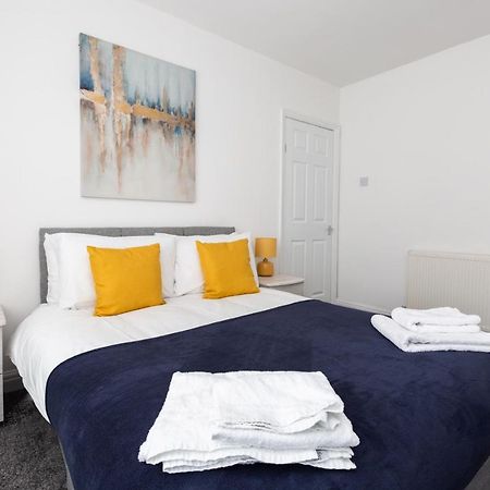 Connaught House - Wi-Fi, Parking, Contractors Villa Preston  Bagian luar foto