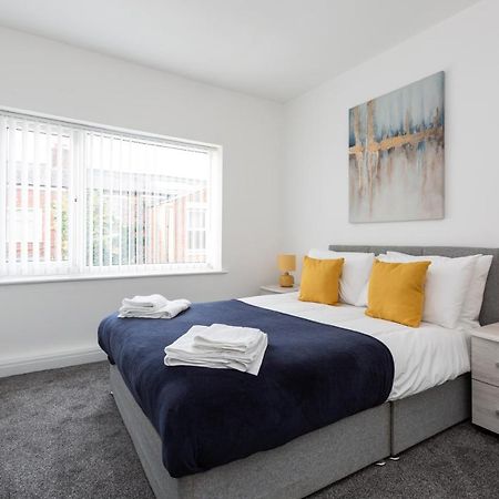 Connaught House - Wi-Fi, Parking, Contractors Villa Preston  Bagian luar foto