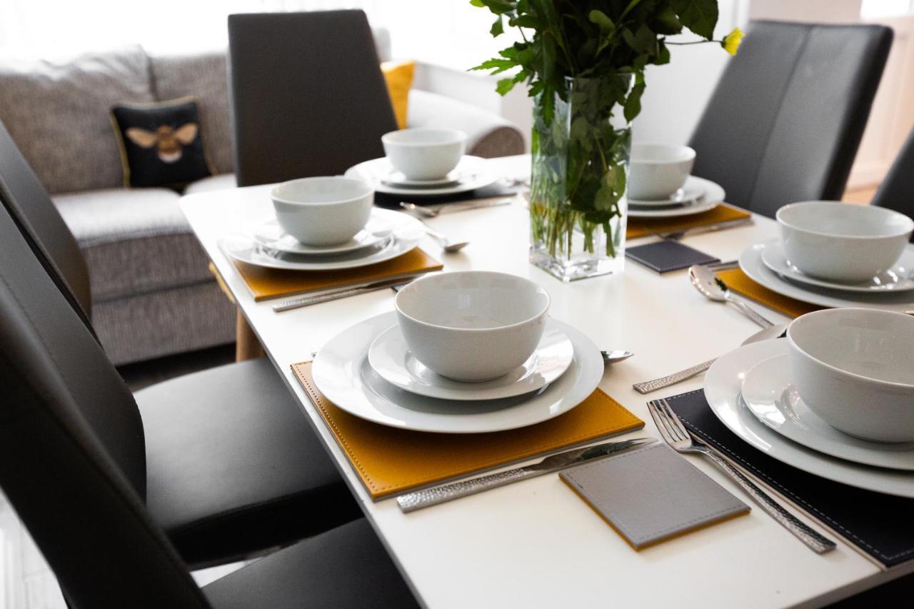 Connaught House - Wi-Fi, Parking, Contractors Villa Preston  Bagian luar foto