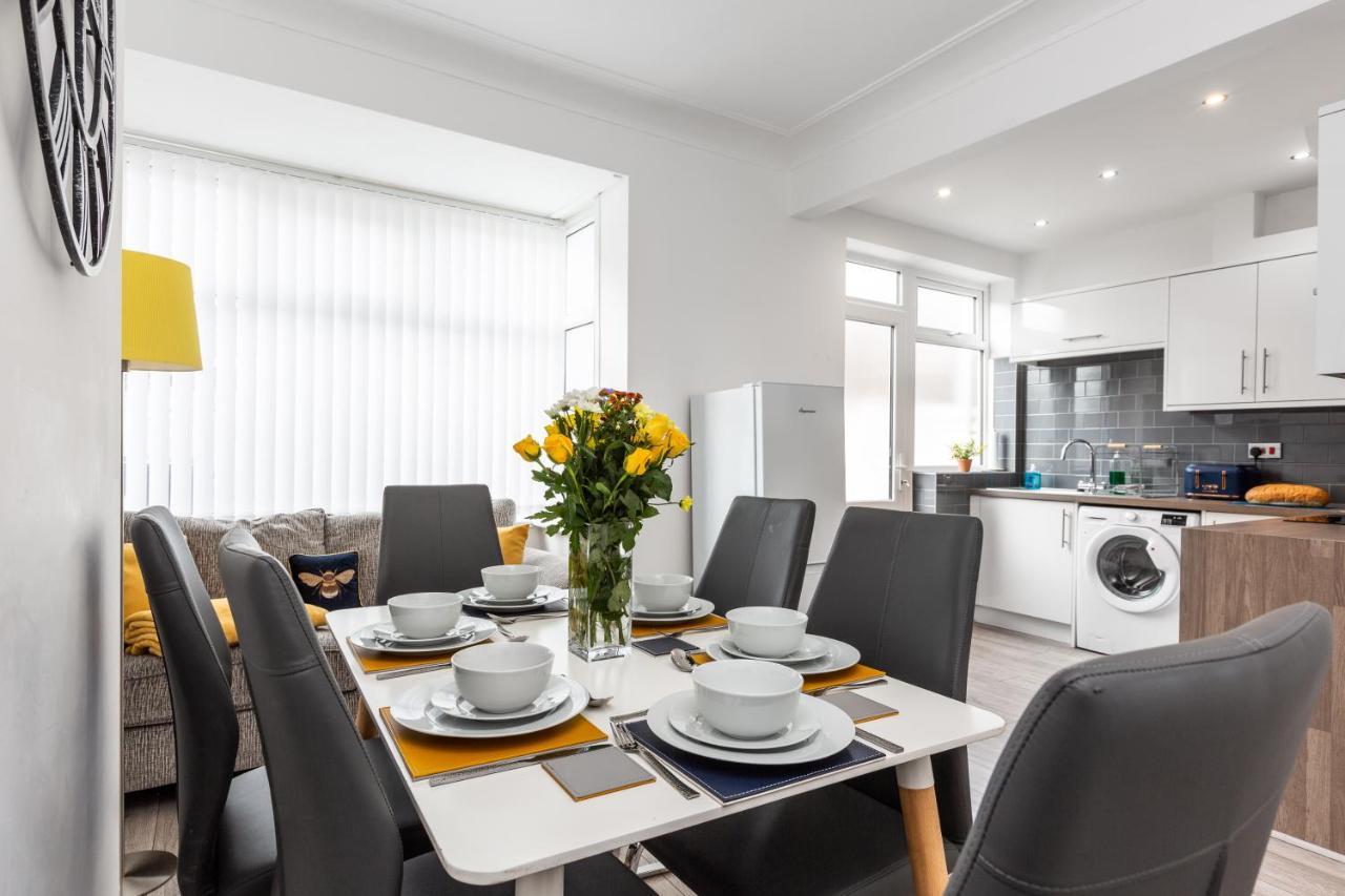 Connaught House - Wi-Fi, Parking, Contractors Villa Preston  Bagian luar foto